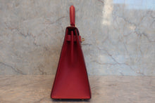 画像をギャラリービューアに読み込む, HERMES／エルメス ケリー28 クシュベル ルージュヴィフ 〇W刻印 ショルダーバッグ 800020021
