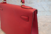 画像をギャラリービューアに読み込む, HERMES／エルメス ケリー28 クシュベル ルージュヴィフ 〇W刻印 ショルダーバッグ 800020021
