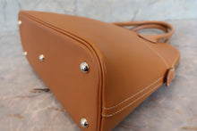 Load image into Gallery viewer, HERMES  BOLIDE 31 Box carf leather Natural □O Engraving Shoulder bag 700100041
