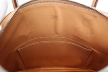 Load image into Gallery viewer, HERMES  BOLIDE 31 Box carf leather Natural □O Engraving Shoulder bag 700100041
