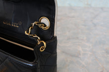 Load image into Gallery viewer, CHANEL Mini Matelasse chain shoulder bag Lambskin Black/White/Gold hadware Shoulder bag 800080235
