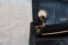 Load image into Gallery viewer, CHANEL Mini Matelasse chain shoulder bag Lambskin Black/White/Gold hadware Shoulder bag 800080235
