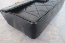 Load image into Gallery viewer, CHANEL Matelasse chain shoulder bag Lambskin Black/Gold hadware Shoulder bag 700120213
