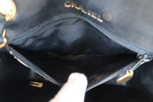 Load image into Gallery viewer, CHANEL Mini Matelasse chain shoulder bag Lambskin Black/White/Gold hadware Shoulder bag 800080235

