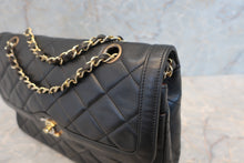 Load image into Gallery viewer, CHANEL Paris Limited Matelasse double flap chain shoulder bag Lambskin Black/Gold hadware Shoulder bag 600110101
