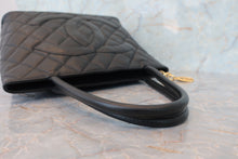 將圖片載入圖庫檢視器 CHANEL/シャネル 復刻トート キャビアスキン ブラック/ゴールド金具 トートバッグ 700060236
