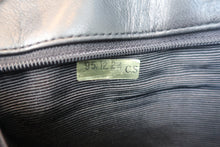 Load image into Gallery viewer, CHANEL Matelasse chain shoulder bag Lambskin Black/Gold hadware Shoulder bag 700120213
