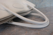Load image into Gallery viewer, HERMES BOLIDE 35 Clemence leather White □J Engraving Hand bag 700100052
