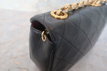 Load image into Gallery viewer, CHANEL Matelasse chain shoulder bag Lambskin Black/Gold hadware Shoulder bag 700120217
