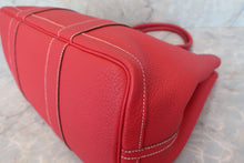 将图片加载到图库查看器，HERMES GARDEN PARTY PM Negonda leather Rouge casaque □P刻印 Tote bag 600080033
