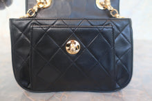 Load image into Gallery viewer, CHANEL Matelasse chain shoulder bag Lambskin Black/Gold hadware Shoulder bag 700120217
