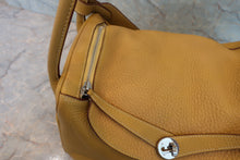 将图片加载到图库查看器，HERMES LINDY 34 Clemence leather Curry □L刻印 Shoulder bag 800070157
