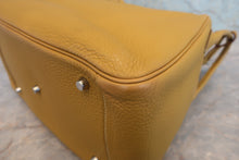 将图片加载到图库查看器，HERMES LINDY 34 Clemence leather Curry □L刻印 Shoulder bag 800070157
