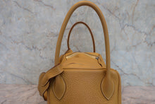 将图片加载到图库查看器，HERMES LINDY 34 Clemence leather Curry □L刻印 Shoulder bag 800070157
