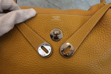 将图片加载到图库查看器，HERMES LINDY 34 Clemence leather Curry □L刻印 Shoulder bag 800070157

