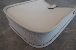 HERMES／エルメス エブリンTPM トリヨンクレマンス ニューホワイト W刻印 ショルダーバッグ 700020218
