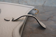 将图片加载到图库查看器，HERMES  EVELYNE TPM Clemence leather New white W刻印 Shoulder bag 700020218
