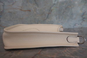 HERMES／エルメス エブリンTPM トリヨンクレマンス ナタ U刻印 ショルダーバッグ 700070265