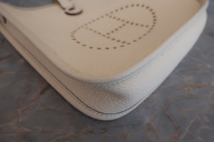 HERMES／エルメス エブリンTPM トリヨンクレマンス ナタ U刻印 ショルダーバッグ 700070265