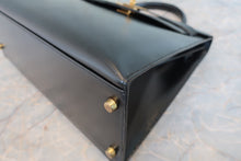 Load image into Gallery viewer, HERMES KELLY 32 Box carf leather Black ○T Engraving Shoulder bag 800090062
