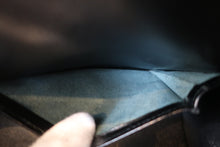 Load image into Gallery viewer, HERMES KELLY 32 Box carf leather Black ○T Engraving Shoulder bag 800090062
