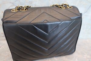 CHANEL  V-Stitch chain shoulder bag Lambskin Black/Gold hadware Shoulder bag 700100068