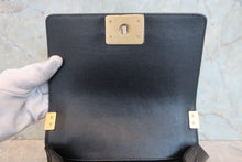将图片加载到图库查看器，CHANEL/香奈儿 Leboy 链条包 荔枝皮 Black/Gold hadware(黑色/金色金属) 肩背包 800080037
