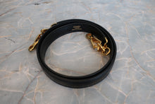 Load image into Gallery viewer, HERMES KELLY 32 Box carf leather Black ○T Engraving Shoulder bag 800090062

