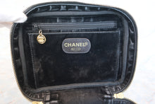 将图片加载到图库查看器，CHANEL/香奈儿 经典双C 2WAY 化妆包 荔枝皮 Black/Gold hadware(黑色/金色金属) 化妆包 600080008
