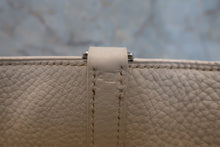 Load image into Gallery viewer, HERMES PICOTIN LOCK PM Clemence leather □J Engraving White Hand bag 800060079
