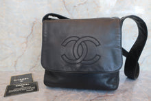 Load image into Gallery viewer, CHANEL CC mark shoulder bag Lambskin Black/Gold hadware Shoulder bag 600080031
