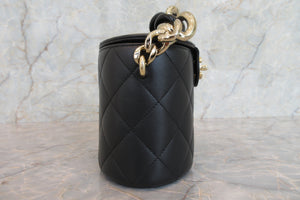 CHANEL/シャネル マトラッセチェーンショルダーバッグ ラムスキン ブラック/ゴールド金具 ショルダーバッグ 700050122
