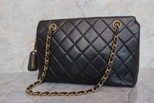 Load image into Gallery viewer, CHANEL Matelasse chain shoulder bag Lambskin Black/Gold hadware Shoulder bag 600110190
