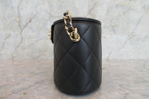 CHANEL/シャネル マトラッセチェーンショルダーバッグ ラムスキン ブラック/ゴールド金具 ショルダーバッグ 700050122