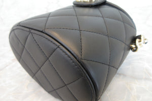 CHANEL/シャネル マトラッセチェーンショルダーバッグ ラムスキン ブラック/ゴールド金具 ショルダーバッグ 700050122