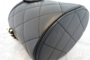 CHANEL/シャネル マトラッセチェーンショルダーバッグ ラムスキン ブラック/ゴールド金具 ショルダーバッグ 700050122