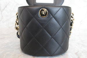 CHANEL/シャネル マトラッセチェーンショルダーバッグ ラムスキン ブラック/ゴールド金具 ショルダーバッグ 700050122