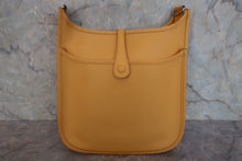 将图片加载到图库查看器，HERMES EVELYNE 3PM Epsom leather Soleil □M刻印 Shoulder bag 800030037
