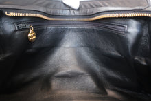 Load image into Gallery viewer, CHANEL Matelasse chain shoulder bag Lambskin Black/Gold hadware Shoulder bag 600110190
