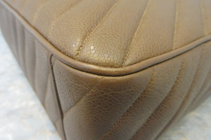 CHANEL/シャネル Vステッチチェーンショルダーバッグ キャビアスキン ブラウン/ゴールド金具 ショルダーバッグ 700080223