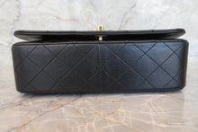 Load image into Gallery viewer, CHANEL Matelasse chain shoulder bag Lambskin Black/Gold hadware Shoulder bag 600120205
