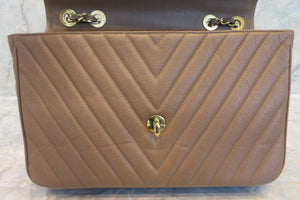CHANEL/シャネル Vステッチチェーンショルダーバッグ キャビアスキン ブラウン/ゴールド金具 ショルダーバッグ 700080223