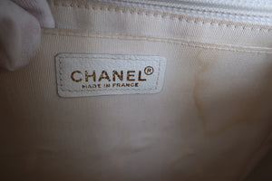 CHANEL/香奈儿 梯形 手提包 荔枝皮/塑料 White/Gold hadware(白色/金色金属) 手提包 500050069