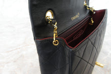 Load image into Gallery viewer, CHANEL Matelasse chain shoulder bag Lambskin Black/Gold hadware Shoulder bag 600120205
