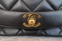 Load image into Gallery viewer, CHANEL Diana matelasse chain shoulder bag Lambskin Black/Gold hadware Shoulder bag 600110189
