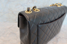 Load image into Gallery viewer, CHANEL Medium Matelasse single flap chain shoulder bag Lambskin Black/Gold hadware Shoulder bag 700100060
