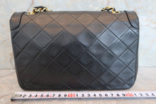 Load image into Gallery viewer, CHANEL Matelasse chain shoulder bag Lambskin Black/Gold hadware Shoulder bag 600100070
