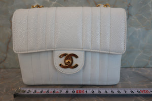 CHANEL/シャネル マドモアゼルミニチェーンショルダーバッグ キャビアスキン ホワイト/ゴールド金具 ショルダーバッグ 600080016