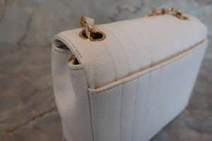 CHANEL Mademoiselle mini chain shoulder bag Caviar skin White/Gold hadware Shoulder bag 600080016