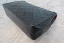 Load image into Gallery viewer, CHANEL Matelasse chain shoulder bag Lambskin Black/Gold hadware Shoulder bag 600100070
